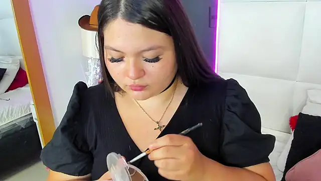 Tessa Sinclaire online show from June 16, 7:49 pm