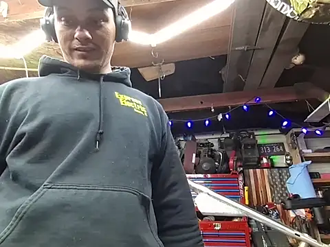 twistafatpipe online show from March 12, 2:29 am