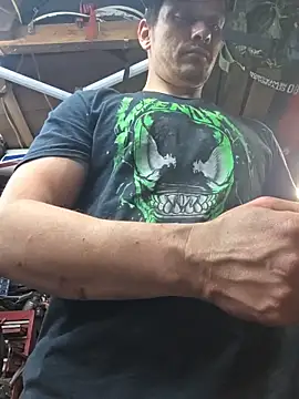 twistafatpipe online show from April 27, 5:05 am