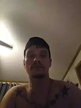 Snapshot of twistafatpipe chatting on June 10, 3:29 am twistafatpipe online show from June 10, 3:29 am