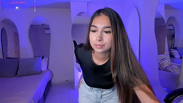 VeronicaBlue online show from June 7, 9:46 am