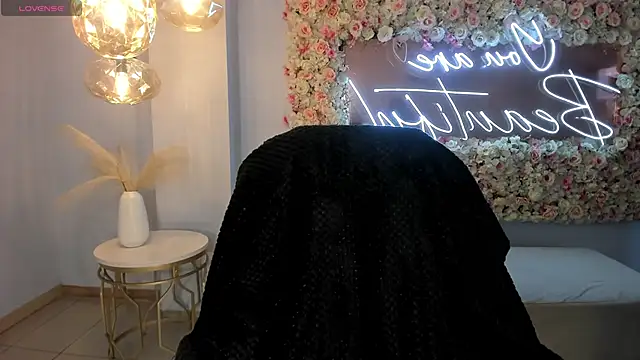 MilaColeman online show from December 15, 4:28 am