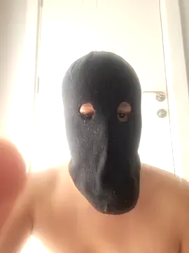 Snapshot of mehmet130904 chatting on February 11, 7:13 am mehmet130904 online show from February 11, 7:13 am