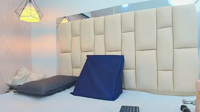 Snapshot of Vero_Temptation chatting on November 22, 12:04 pm Vero Temptation online show from November 22, 12:04 pm