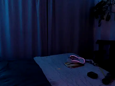 Snapshot of bluegoddessstoned chatting on October 3, 2:52 am bluegoddessstoned online show from October 3, 2:52 am