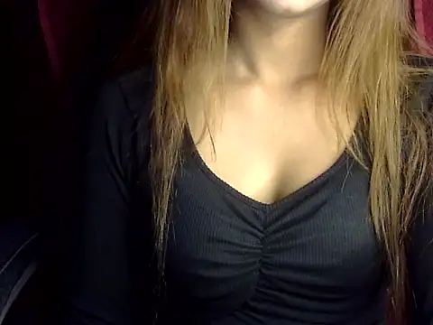 heartless Queen online show from November 12, 5:19 am