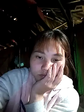 Snapshot of EllyBaby20 chatting on May 9, 6:18 am EllyBaby20 online show from May 9, 6:18 am