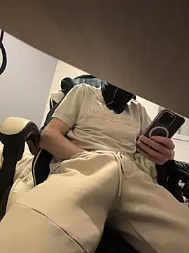 Snapshot of tok_lo24 chatting on February 8, 1:36 pm tok lo24 online show from February 8, 1:36 pm