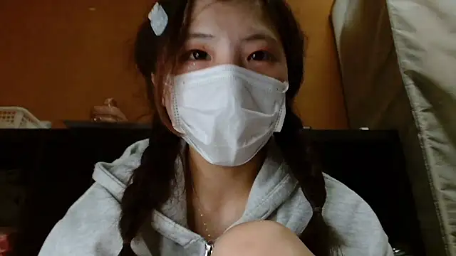 natsumiii online show from September 15, 5:40 am