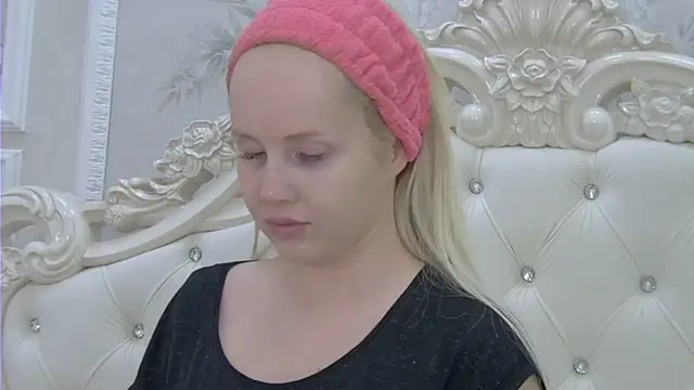 EllieFrosty  online show from March 5, 9:55 pm