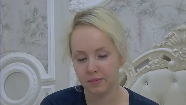 EllieFrosty  online show from July 15, 3:12 am
