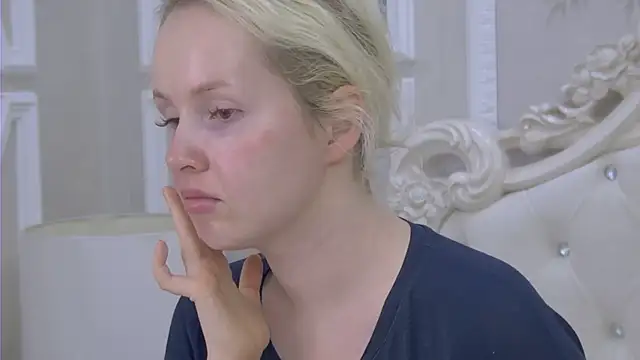 EllieFrosty  online show from July 18, 11:08 pm