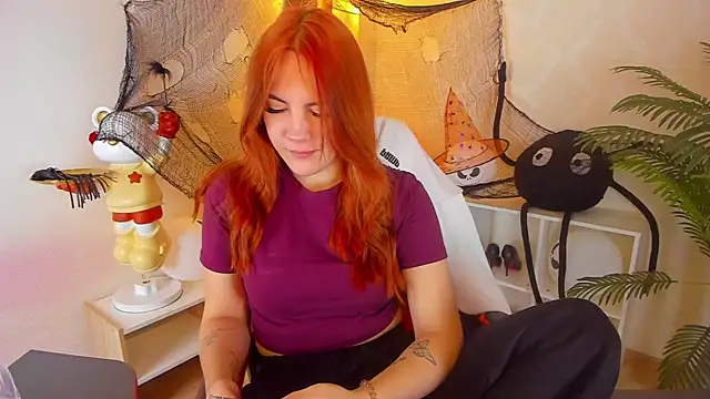 Snapshot of Gingerr_pie chatting on November 2, 6:32 pm Gingerr pie online show from November 2, 6:32 pm