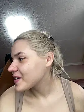Snapshot of April_Purr chatting on May 12, 7:38 am April Purr online show from May 12, 7:38 am
