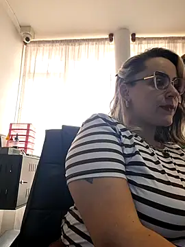 CurvyLust x online show from November 4, 5:01 pm