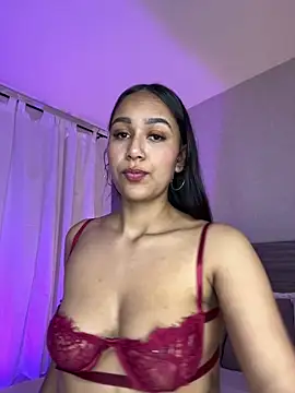 Snapshot of MiilaBlake chatting on December 17, 8:15 pm MiilaBlake online show from December 17, 8:15 pm