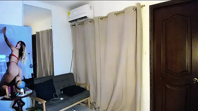 zou quira online show from February 20, 1:33 pm