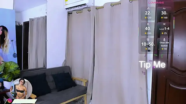 zou quira online show from March 13, 2:07 am