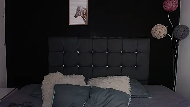 Snapshot of nicolee_8 chatting on November 8, 2:28 pm nicolee 8 online show from November 8, 2:28 pm