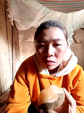 quynhkoolbae online show from December 20, 1:23 am