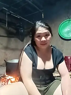 quynhkoolbae online show from May 11, 11:16 am