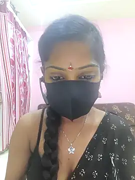 Snapshot of mounika26 chatting on September 27, 6:18 am mounika26 online show from September 27, 6:18 am