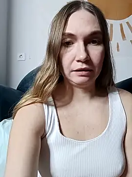 KisaVixen online show from December 15, 4:22 pm