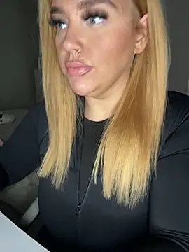 Snapshot of MysteriousMylaX chatting on November 3, 2:29 pm MysteriousMylaX online show from November 3, 2:29 pm