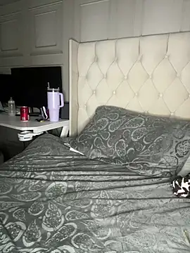 Snapshot of MysteriousMylaX chatting on December 16, 8:03 pm MysteriousMylaX online show from December 16, 8:03 pm