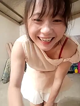 Snapshot of linda_bae00 chatting on May 4, 1:12 am linda bae00 online show from May 4, 1:12 am