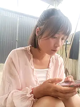 Snapshot of linda_bae00 chatting on May 8, 12:27 am linda bae00 online show from May 8, 12:27 am