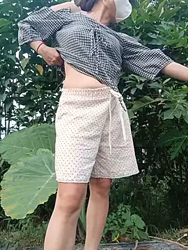 Snapshot of linda_bae00 chatting on June 16, 11:35 am linda bae00 online show from June 16, 11:35 am