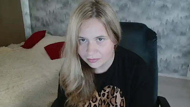 Snapshot of AdelinaLawson chatting on August 3, 2:22 pm AdelinaLawson online show from August 3, 2:22 pm