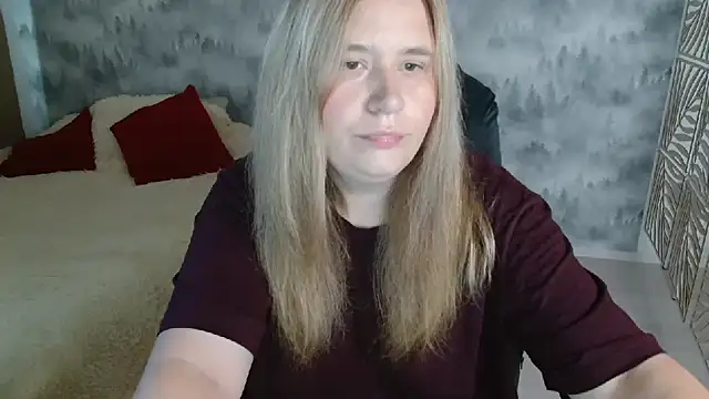 Snapshot of AdelinaLawson chatting on August 4, 6:16 am AdelinaLawson online show from August 4, 6:16 am