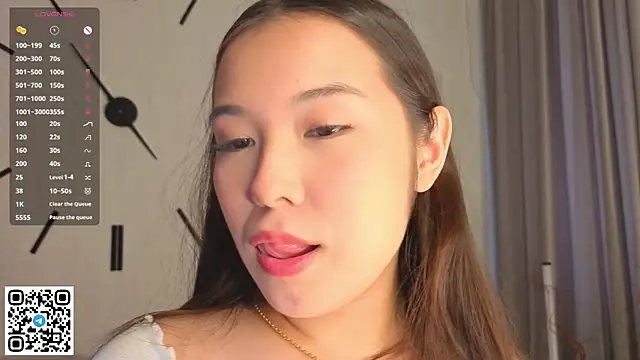 AlberthaEscue online show from October 20, 4:13 am