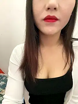 Snapshot of Dieknr chatting on December 3, 2:08 am Dieknr online show from December 3, 2:08 am