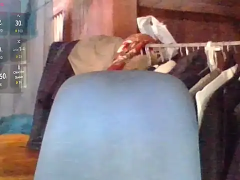 Snapshot of Dieknr chatting on July 14, 2:49 am Dieknr online show from July 14, 2:49 am