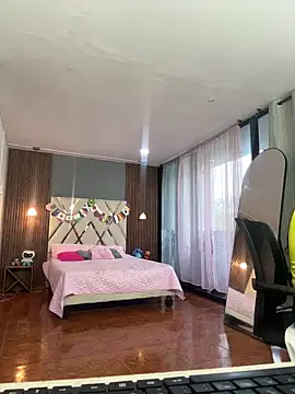 Snapshot of olivia_jass chatting on June 20, 12:08 pm olivia jass online show from June 20, 12:08 pm