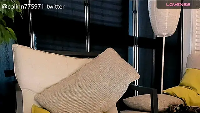 Snapshot of TalkingHead_0_ chatting on July 17, 5:51 pm TalkingHead 0 online show from July 17, 5:51 pm