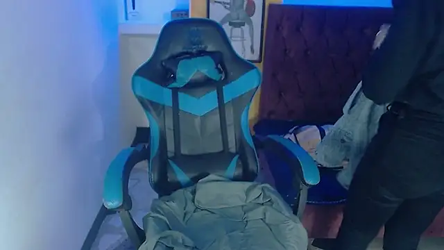 alison moon7 online show from September 24, 11:24 am