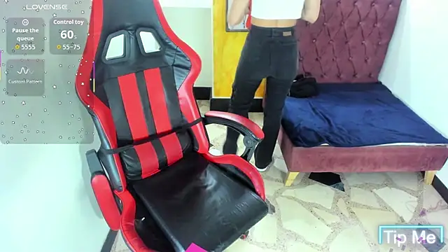 alison moon7 online show from December 18, 1:50 pm