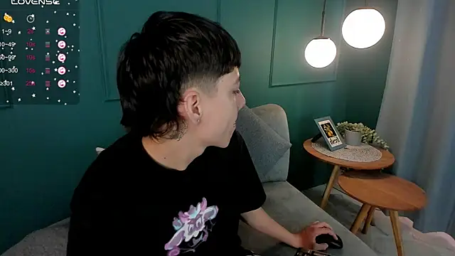 Snapshot of oblivion_deku chatting on June 25, 2:43 pm oblivion deku online show from June 25, 2:43 pm