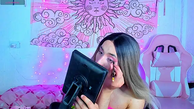 Snapshot of brihanna_cooper chatting on June 21, 4:04 am brihanna cooper online show from June 21, 4:04 am