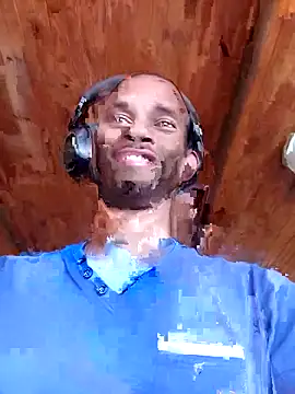 Snapshot of Big10387 chatting on October 27, 2:21 pm Big10387 online show from October 27, 2:21 pm