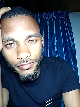 Snapshot of Big10387 chatting on December 3, 7:45 pm Big10387 online show from December 3, 7:45 pm