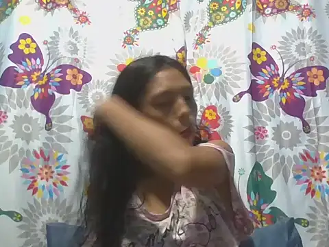 Snapshot of preggymom19 chatting on October 15, 3:06 am preggymom19 online show from October 15, 3:06 am