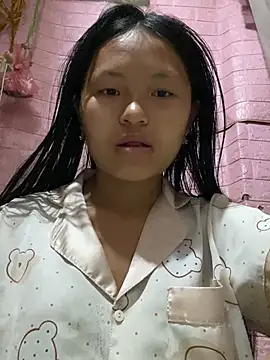 Snapshot of milo_bae chatting on April 3, 10:41 pm milo bae online show from April 3, 10:41 pm