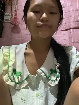Snapshot of milo_bae chatting on May 22, 10:37 pm milo bae online show from May 22, 10:37 pm