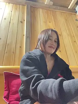 phungtiti online show from March 7, 2:58 pm