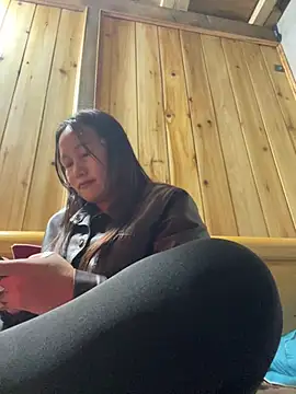 phungtiti online show from March 12, 2:12 pm